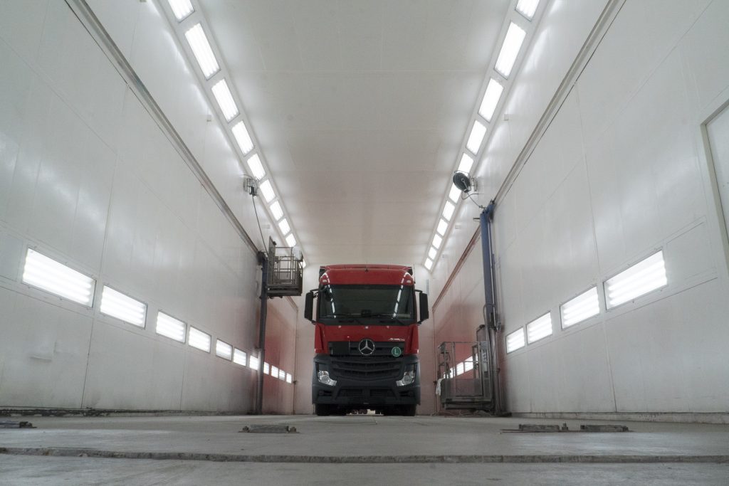 Spuitcabine Werkplaats Karhof Compaan bestebak.nl SmiLED Lighting